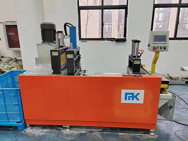 CNC kesme makinesi